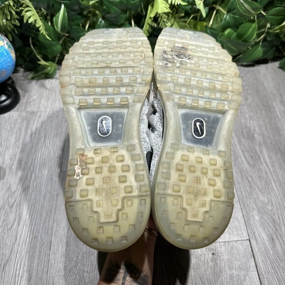 Athletic_Shoes